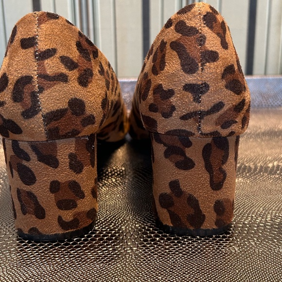 CL Cheetah print heels - Picture 3 of 10
